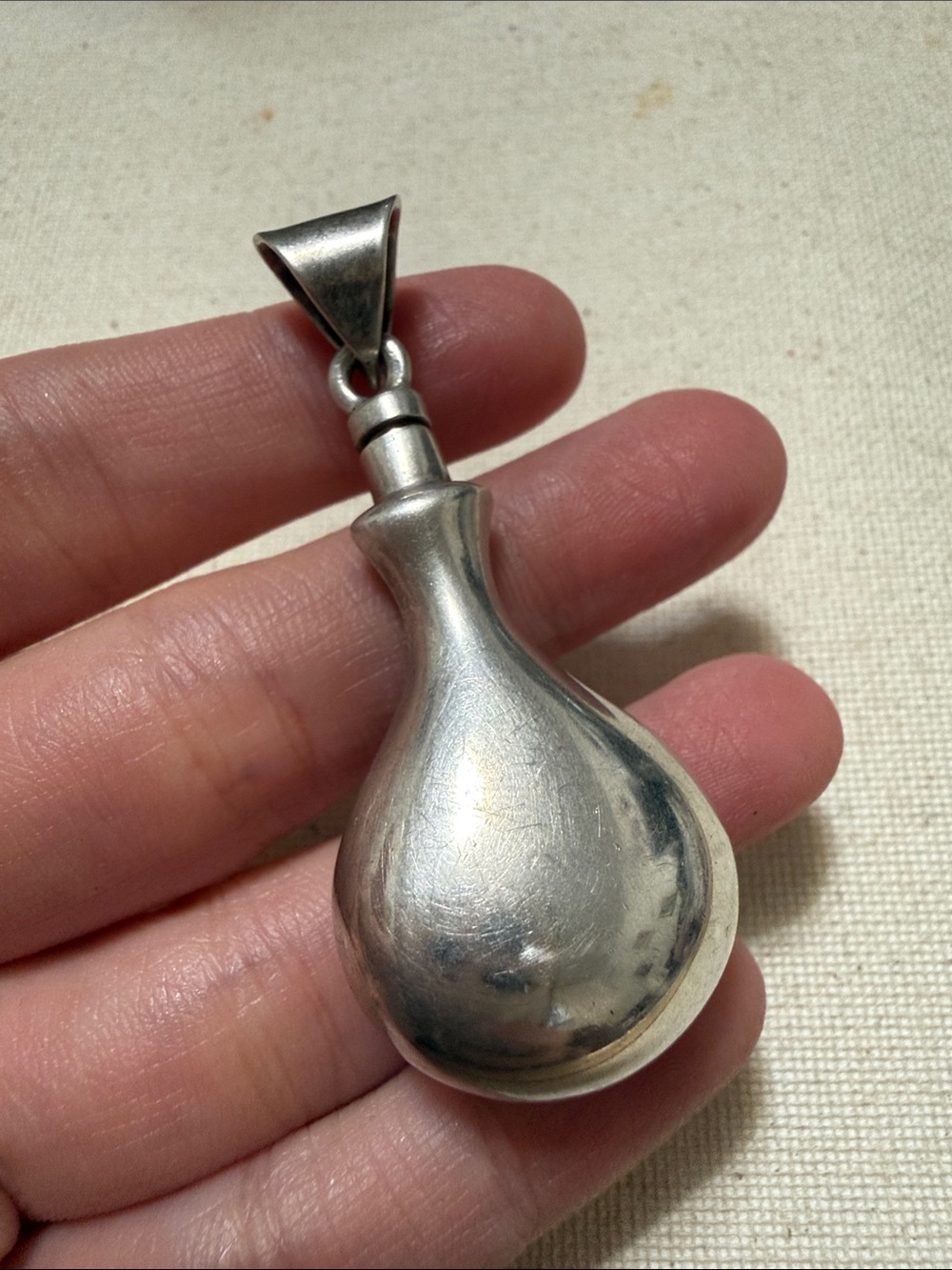 Vintage Sterling Silver925 Teardrop Pendant Necklace Meant to put purfume inside